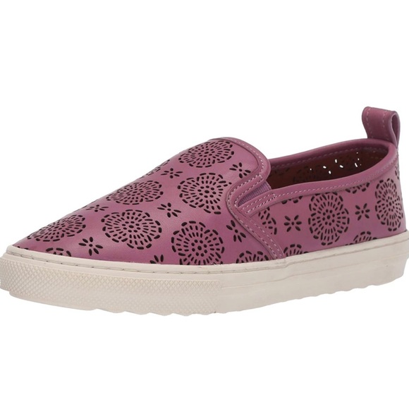 New—COACH Cutout Tea Rose Leather Slip On Sneakers-size 5 - Picture 1 of 2